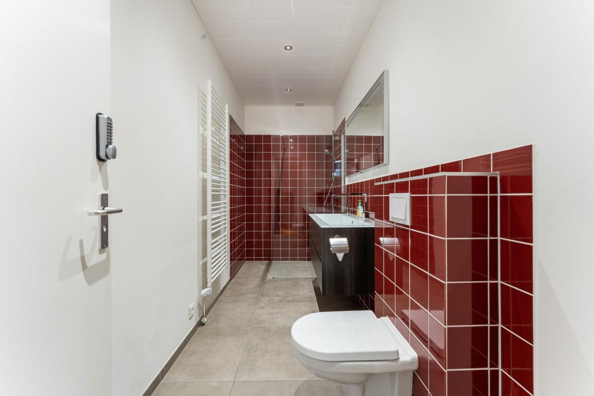 Lake Suites Bed & Breakfast 3*