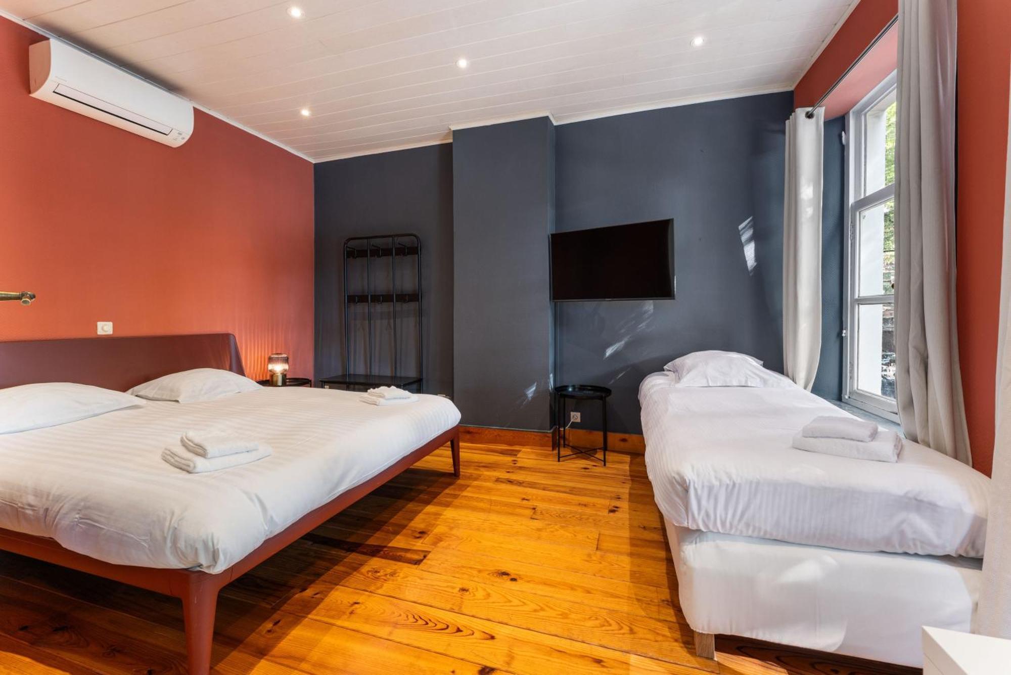 Lake Suites Bed & Breakfast